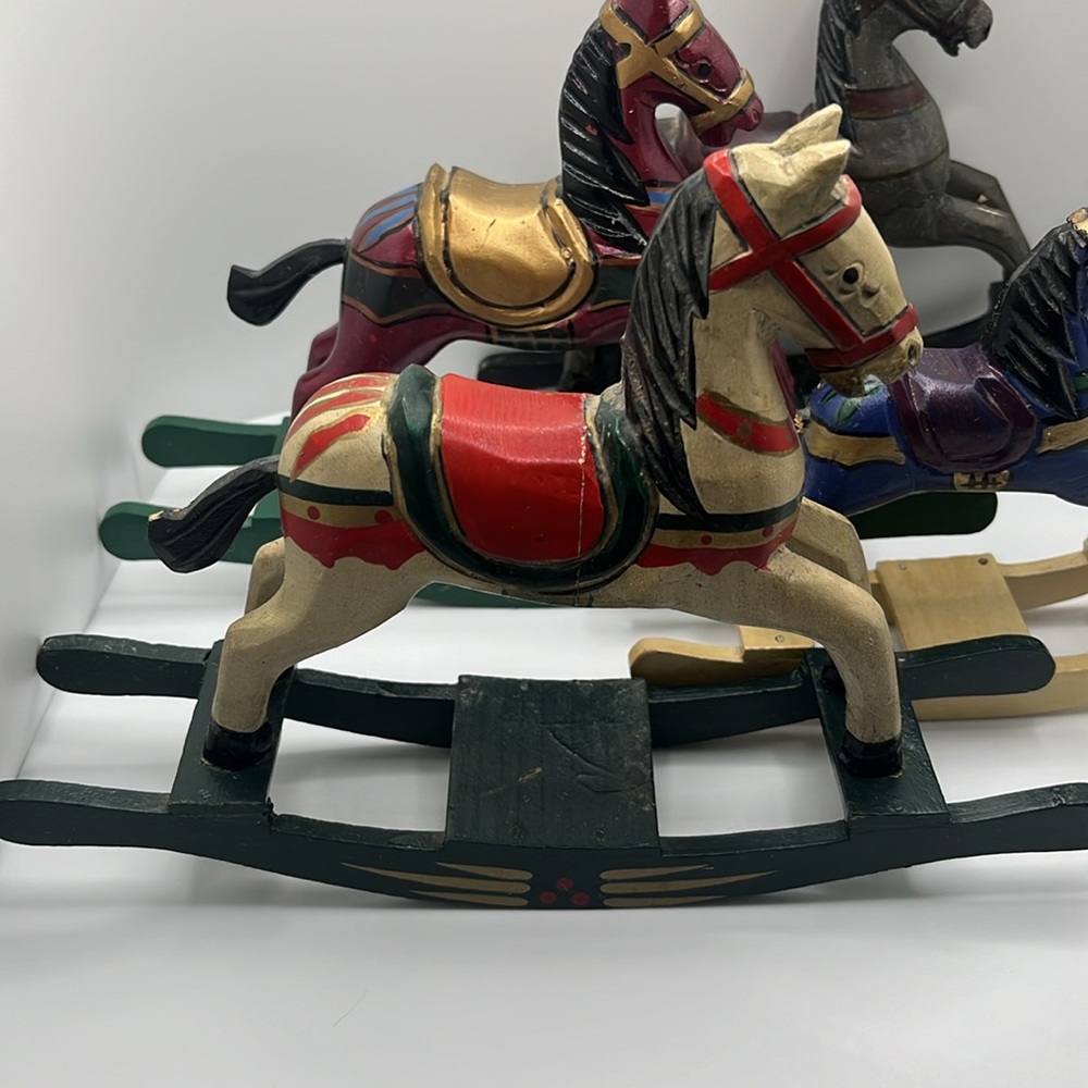 Set of 4 vintage hand made wooden horses - Picture 2 of 14